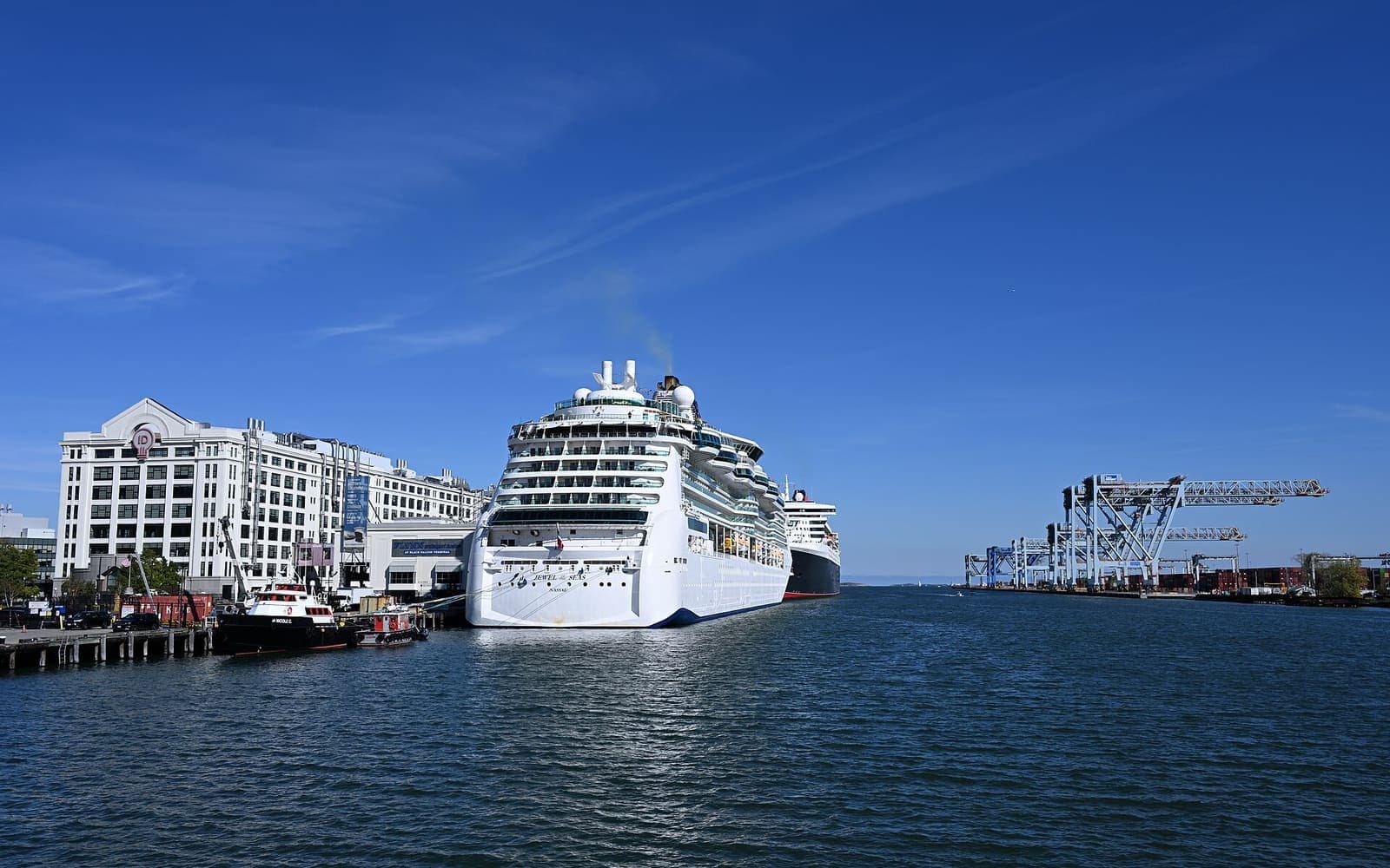 Jewel of the Seas at sea
