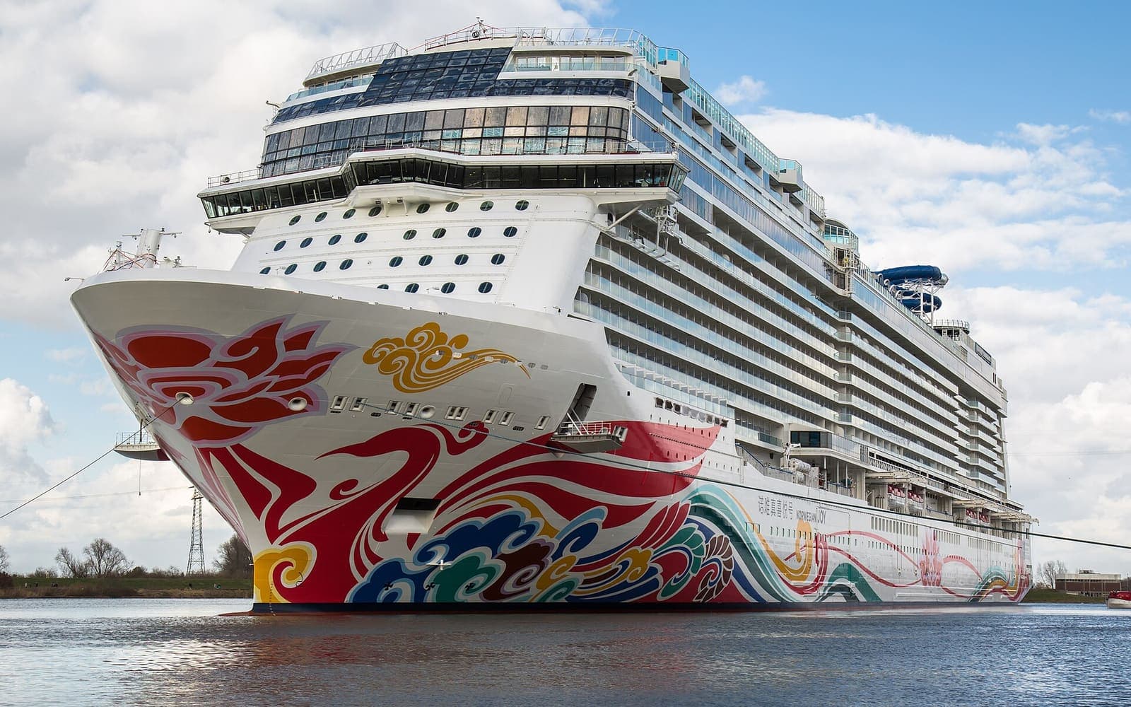 Norwegian Joy at sea